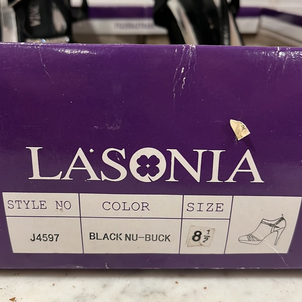 Lasonia. Heels - Picture 2 of 5